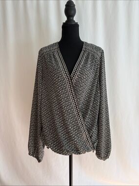 Max Studio Black and White Geometric Wrap Blouse